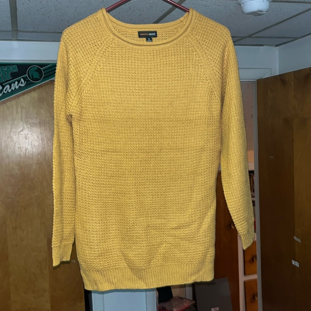 Women’s Sz Medium Ambiance Apparel Sweater